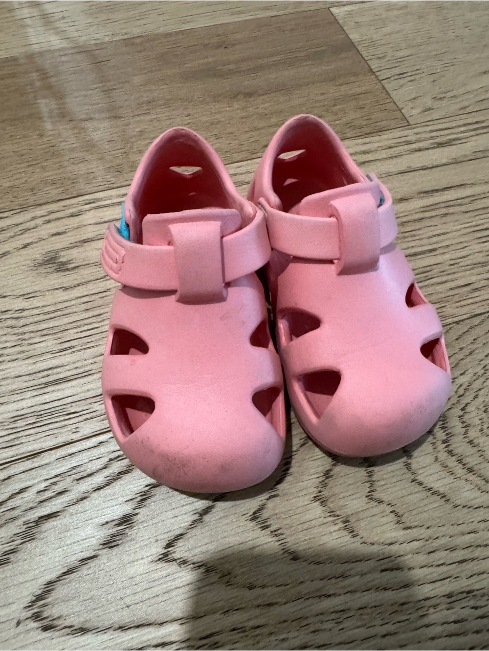 Ten Little Splash Sandals - size 7